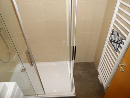 Alszeile in Sicht: 2-Zimmer-Wohnung mit Weitblick im voll sanierten Haus zur Miete mit Heizung und Warmwasser inklusive! **** Ab Mai 2026 **** - Photo 4