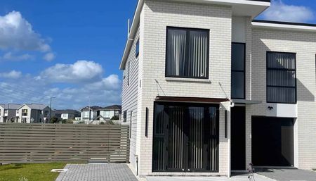 Beautiful 4 bedroom+2 bathroom property! - Photo 4