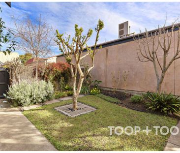 Spacious courtyard home - Photo 5