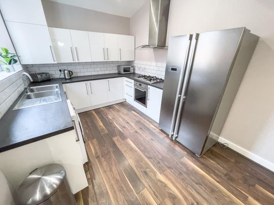 1 bedroom in a house share to rent - Photo 1