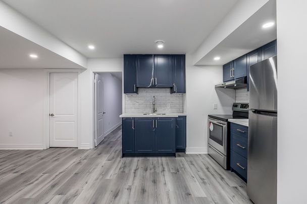 For Lease - 1 Huron Lane, Bradford West Gwillimbury, Ontario - Photo 1