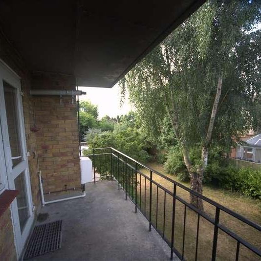 Courts Road, Earley, Reading, RG6 - Photo 1