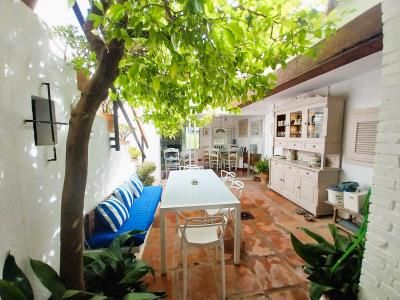 Holiday rental property, non-permanent residence contract (non-renewable), 400 metres from the beach - Photo 1