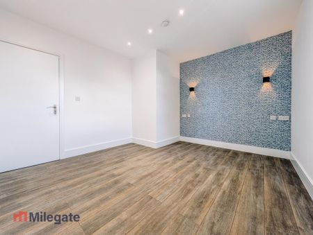 3 bedroom flat to rent - Photo 3