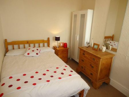4 bedroom house to rent - Photo 2