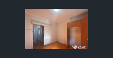 Ideal and Convenient Home in Sunshine - Photo 4