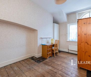 4 bedroom flat to rent - Photo 4