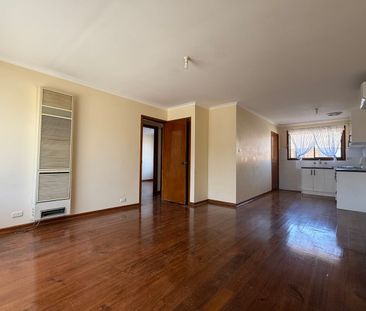 Neat and Bright Two-Bedroom Unit in Prime Dallas Location - Photo 6