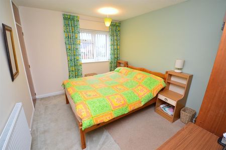 2 Bed House - end terrace - Photo 4