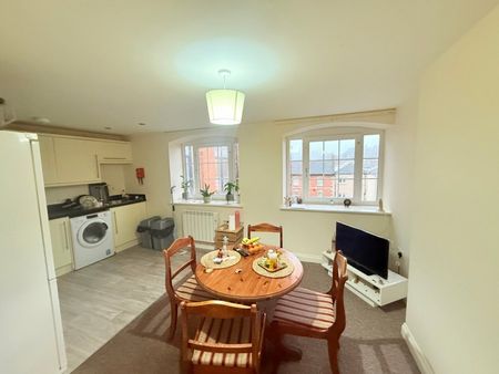 Sherborne Road, Yeovil, Somerset - Photo 2