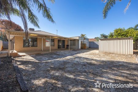 5 Yosemite Loop, Ballajura WA 6066 - Photo 3