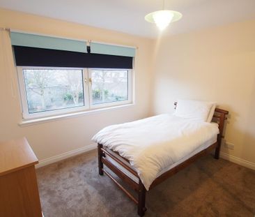 4 bedroom detached house to rent - Photo 4
