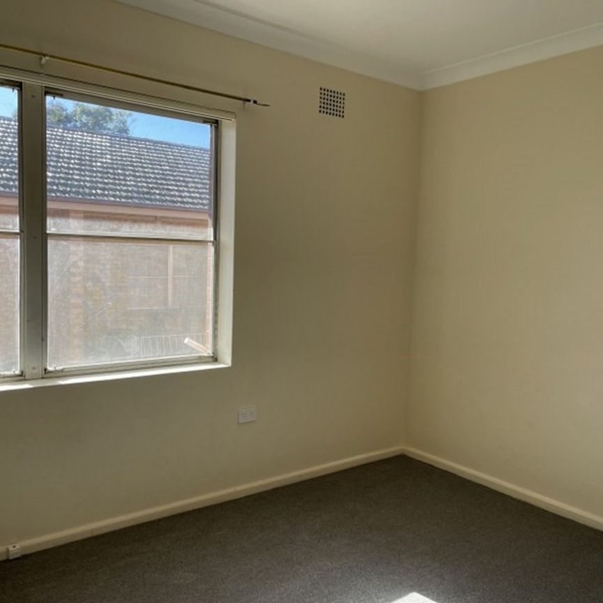 Tidy 2 Bedroom Unit in West - Photo 1