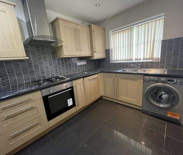 4 bedroom townhouse to rent - Photo 3
