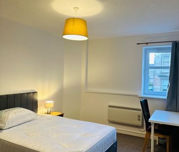 Room in a Shared Flat, Glasgow, G3 - Photo 2