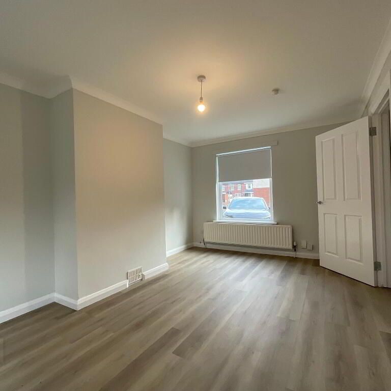 12 Crimea Court, Belfast, BT13 1QT - Photo 1