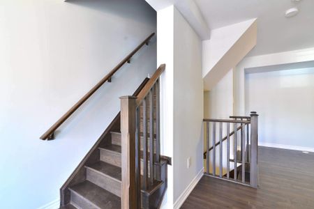 For Lease - 3062 Gardenia Gate, Oakville, Ontario - Photo 2