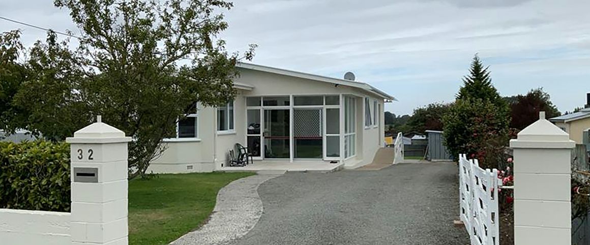 FAMILY HOME IN WESTON - Photo 1