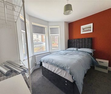 Royal Oak Road, Woking, Surrey, GU21 7PD - Photo 1