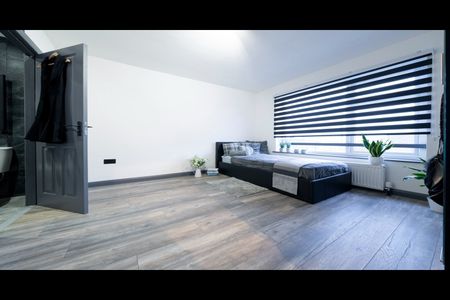 Room in a Shared House, Shaw Road, BR1 - Photo 4