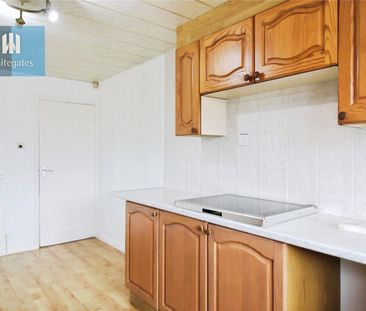 Woodleigh Crescent, Ackworth, Pontefract, West Yorkshire, WF7 - Photo 6