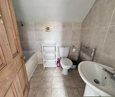 2 Bedroom End Terrace To Let - Photo 5