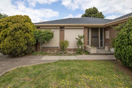 22 Gaynor Cresent, Gladstone Park, VIC 3043 - Photo 5