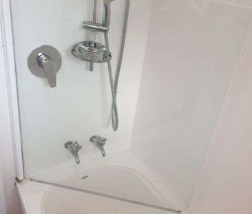 RICCARTON – 5 BEDROOM, 1 BATHROOM - Photo 6