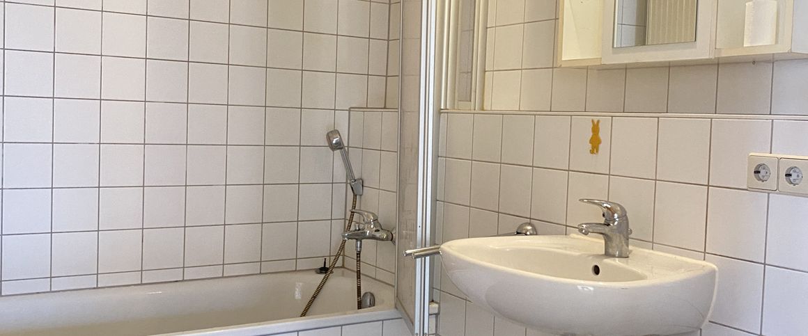 Helle 2 Zimmer-Wohnung im 1. Obergeschoss - Photo 1