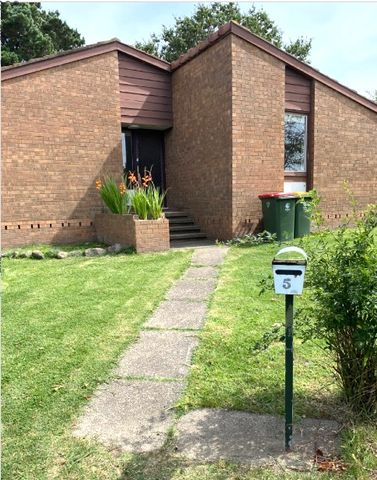 5 Noreen Place, Orange NSW 2800 - House For Rent | Domain - Photo 4