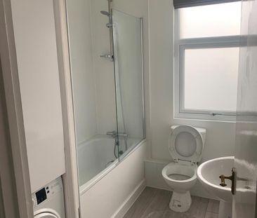 1 Bed Flat, Muirkirk Road, SE6 - Photo 2