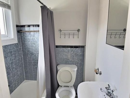 1820 Boul. Rosemont - Photo 1