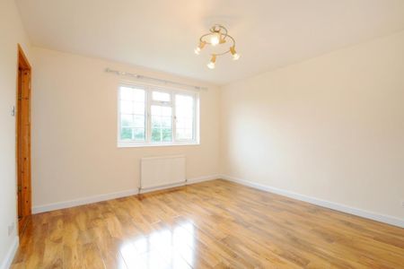 4 bedroom detached house to rent - Photo 4