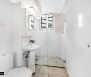 MGM MARTIN – CONTEMPORARY ONE BEDROOM APARTMENT - Photo 5