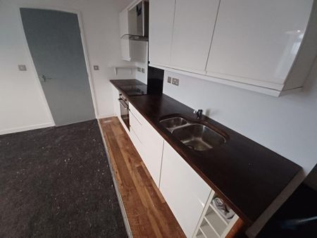 2 bedroom flat to rent - Photo 3