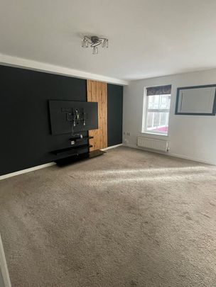 3 Bed Semi-Detached House, Rowans Crescent, NG6 - Photo 1