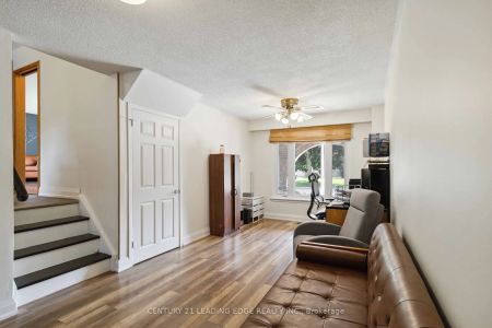 Detached Home For Lease | W9239445 - Photo 2