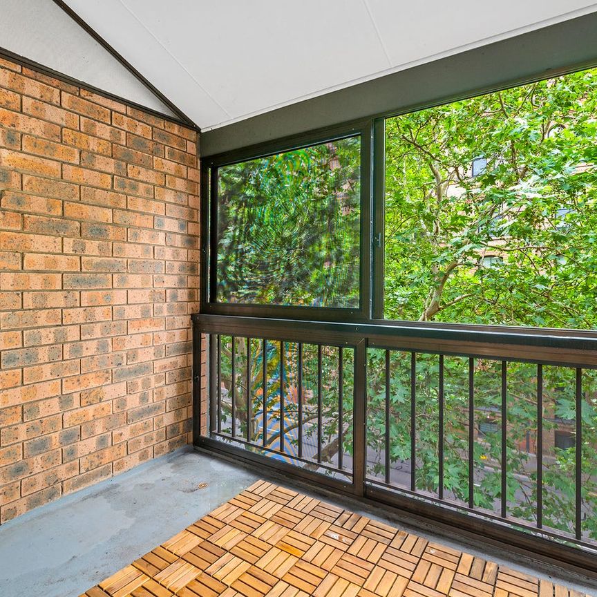 QUIET TOP FLOOR TREE-TOP LIVING - Photo 1