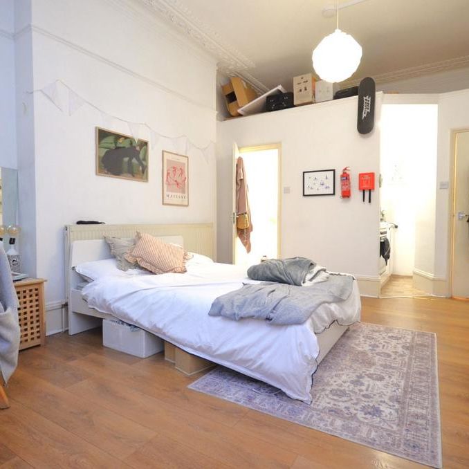 Studio to rent - Photo 1