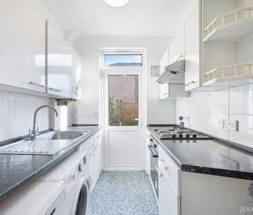 3 bedroom terraced house to rent - Photo 6