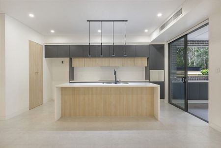 QUALITY OVERSIZED FOR FOUR BEDROOM DUPLEX IN PRIME LOCATION - Photo 3