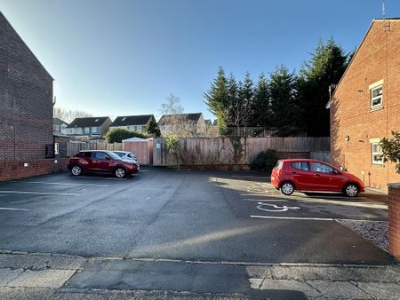 2 bedroom flat to rent - Photo 2