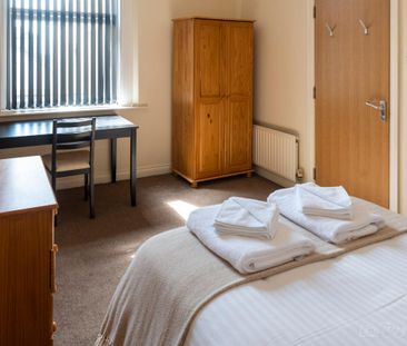 10 Lipson Road, Flat 2 - Photo 5