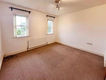 68 Mornington Avenue, Lisburn, BT28 2WQ - Photo 2