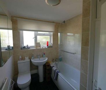 Rock Close,southwick, BN42 - Photo 2