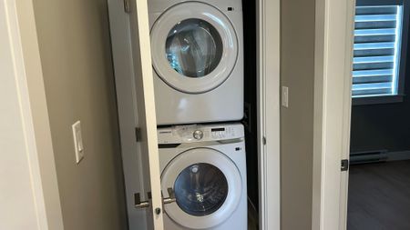 386 Wakesiah Avenue- Carriage house - Photo 3