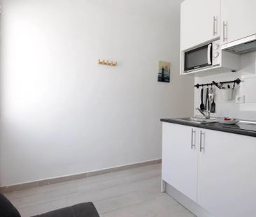 Calle de Santoña, Madrid, Community of Madrid 28026 - Photo 2