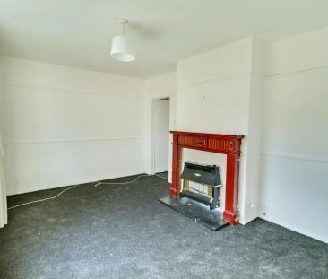 Bouverie Parade, STOKE-ON-TRENT - Photo 4