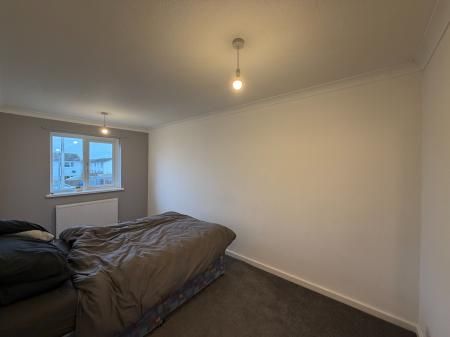 3 bedroom Terraced House To Let - Photo 4