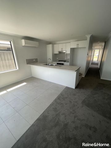 1/18 Rodgers Road, West Tamworth, NSW 2340 - Photo 2